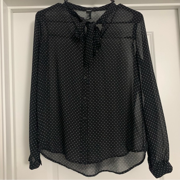 Forever 21–Black & White polka dot button up blouse with tie collar. Size S - Picture 1 of 13